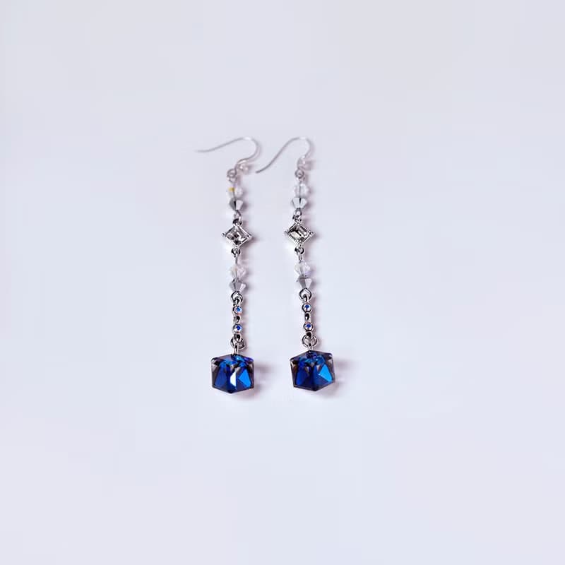 【Maria瑪麗亞】會變色 | 立方深藍漸變水晶耳環 女友母親節禮物
