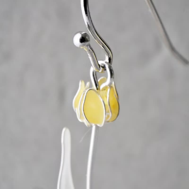 1輪チューリップ　イヤリング/ピアス