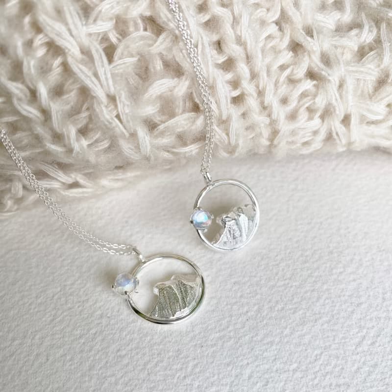 獅子山月亮石項鍊 Lion Rock moonstone Necklace