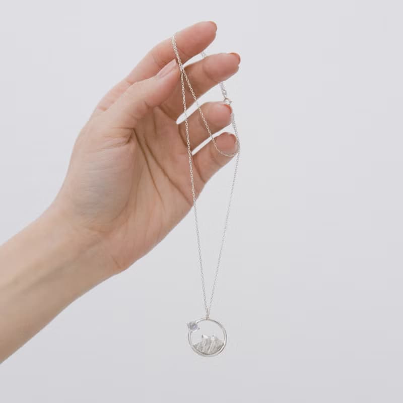 獅子山月亮石項鍊 Lion Rock moonstone Necklace
