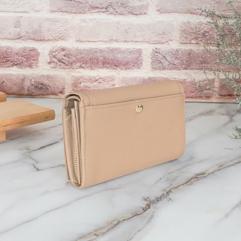 立體拼貼軟牛皮多夾層兩折中夾4152(奶茶色)