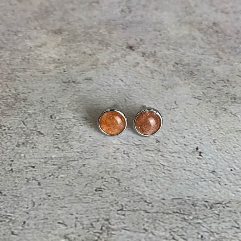 【微瑕特惠】金草莓晶 鑲嵌寶石圓形經典耳釘 一物一圖