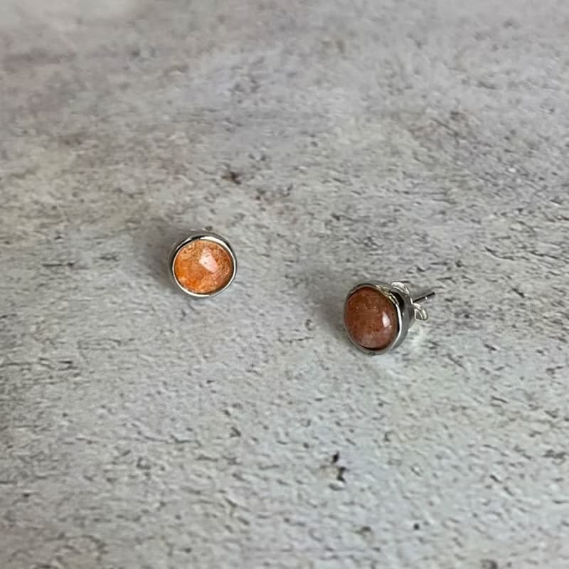【微瑕特惠】金草莓晶 鑲嵌寶石圓形經典耳釘 一物一圖