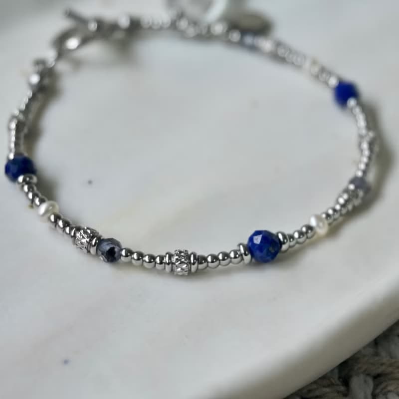 ll 水鏡藍夢 ll  白水晶 菫青石 青金石 淡水珍珠 手鍊 BR-00033