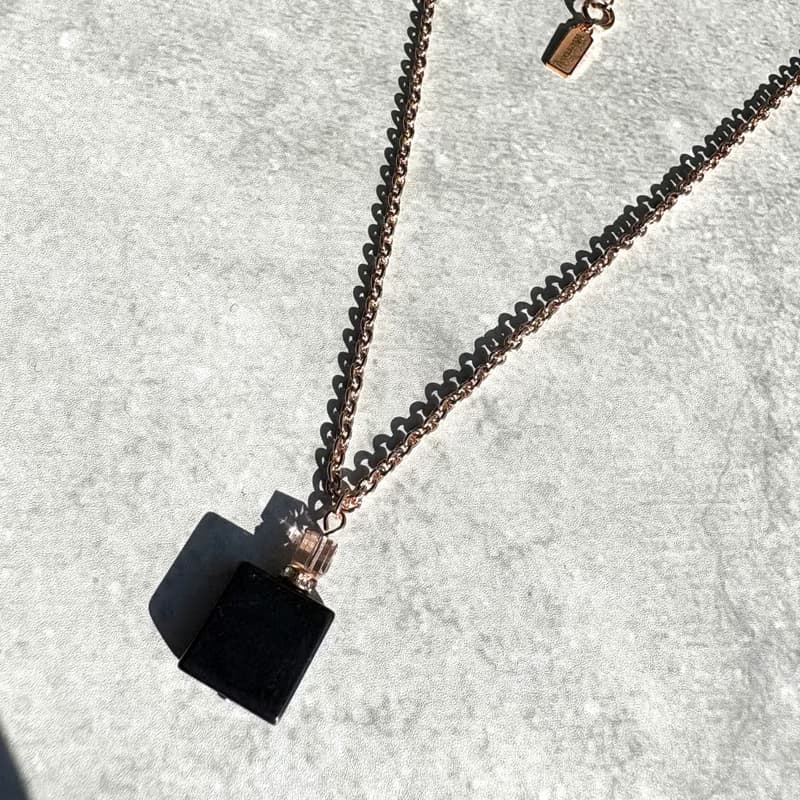 Onyx Necklace Perfume Bottle Design Motif Swarovski 18K Pink Gold Plating Plated