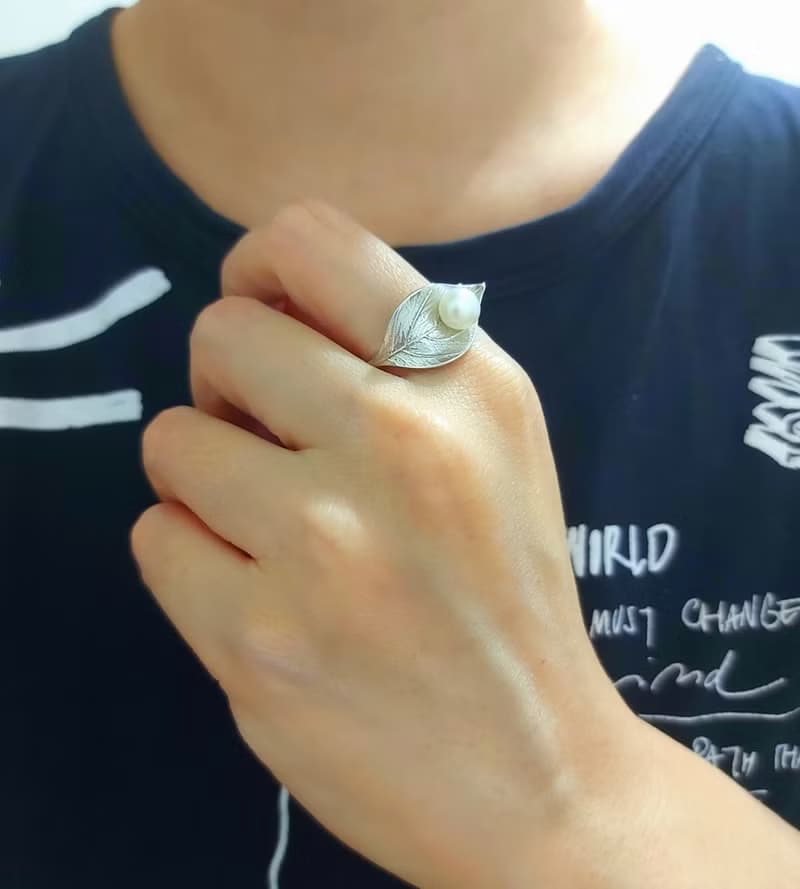 +葉露+ 925純銀飾 精緻葉紋露珠造型戒指 天然淡水珍珠 戒圍訂製