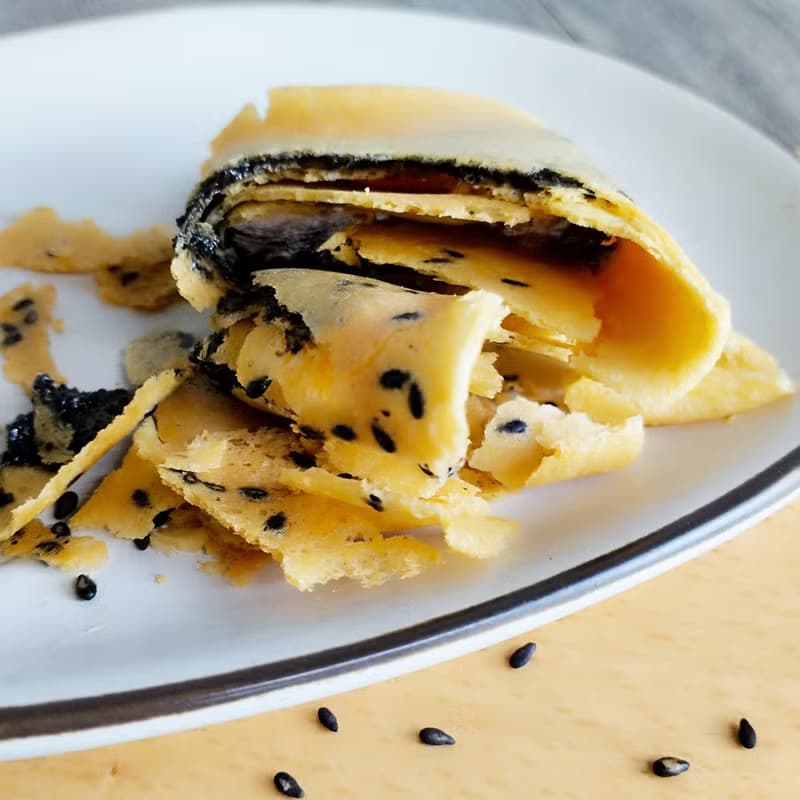 鳳凰捲  包餡蛋捲  海苔肉鬆 經典芝麻  花生巧克力  草莓莓果