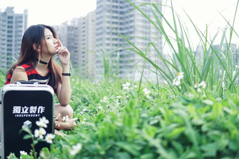 獨行者 - 鏡面黑不鏽鋼旅行箱