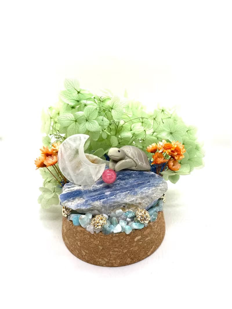 海龜與白水晶月亮/巴西藍晶原石/紅纹石-水晶公仔乾燥花擺設