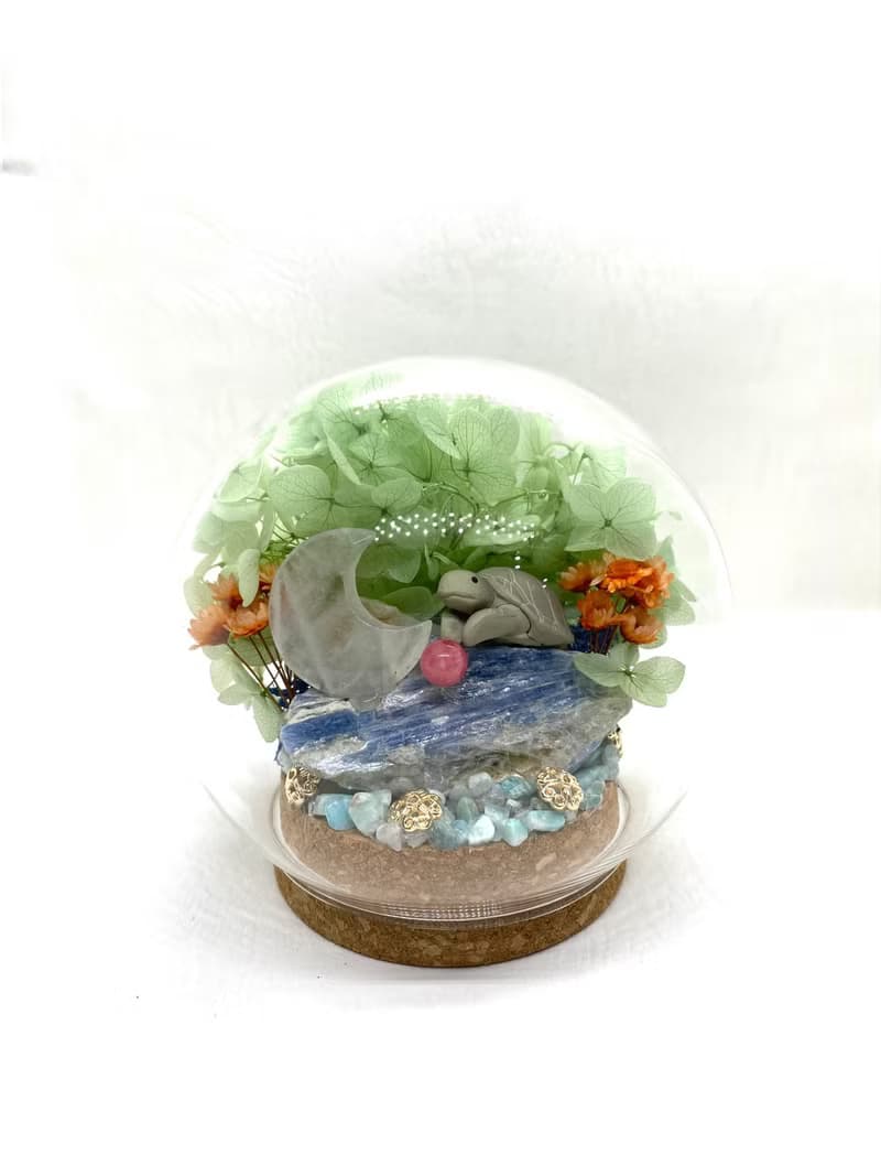 海龜與白水晶月亮/巴西藍晶原石/紅纹石-水晶公仔乾燥花擺設