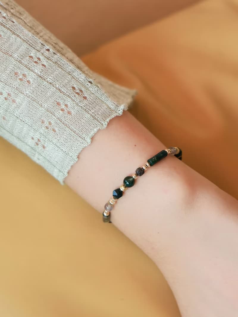 一派青鬆。水草瑪瑙 黑髮晶 拉長石 14KGF 水晶礦石手鍊