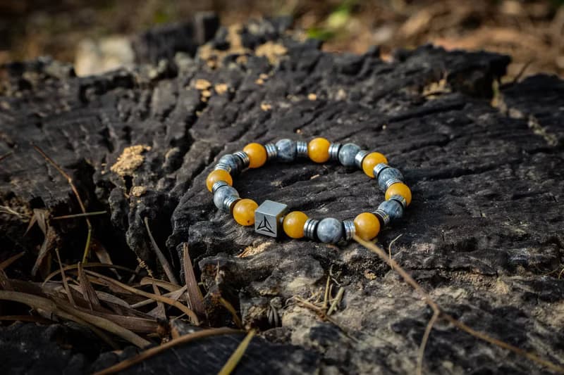 向日葵 |  夢幻拉長石 |  黃玉髓  |  水晶手鍊