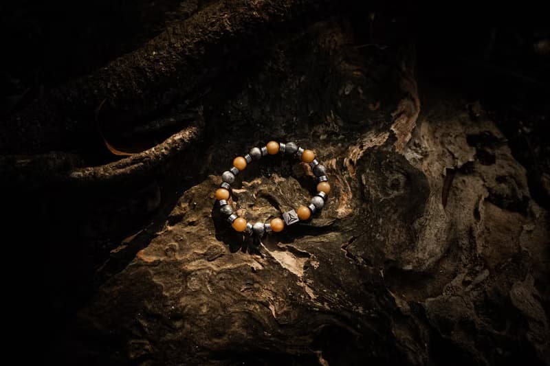 向日葵 |  夢幻拉長石 |  黃玉髓  |  水晶手鍊