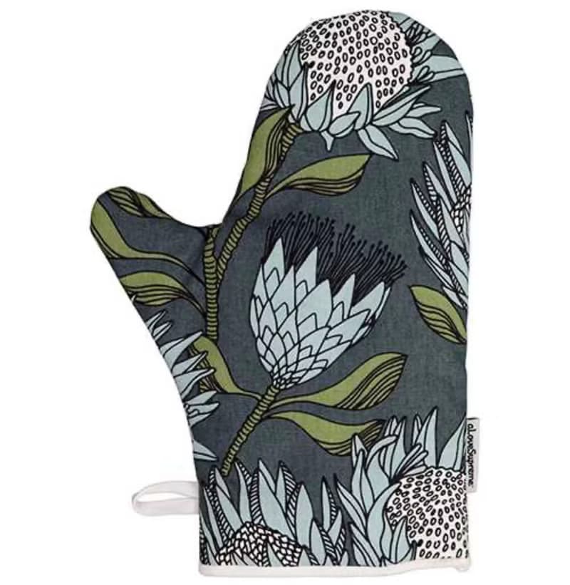 aLoveSupreme/南非文青手繪加厚隔熱烘培手套_ 鐵灰底藍色帝王花