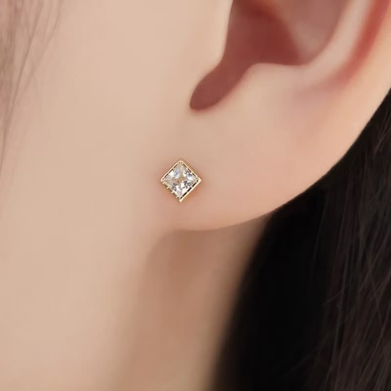 【Second Earrings】 18K 黃金方晶鋯石方形切割耳環