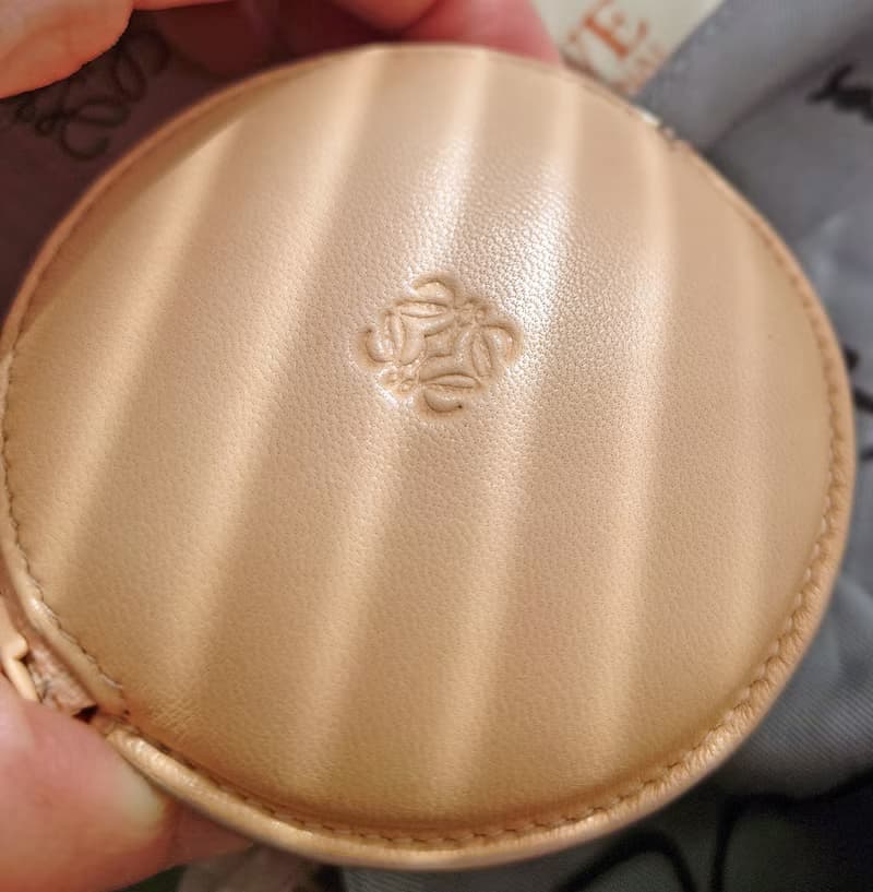 全新品連盒 Loewe 圓餅乾收納包 錢包零錢夾 零錢包散銀包 散紙包