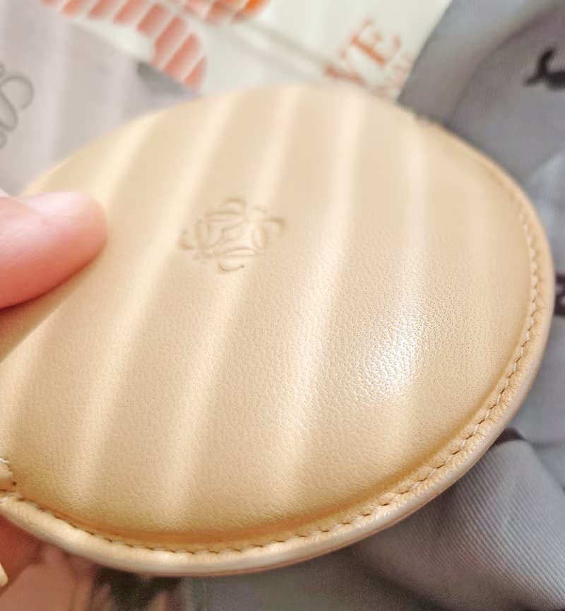 全新品連盒 Loewe 圓餅乾收納包 錢包零錢夾 零錢包散銀包 散紙包