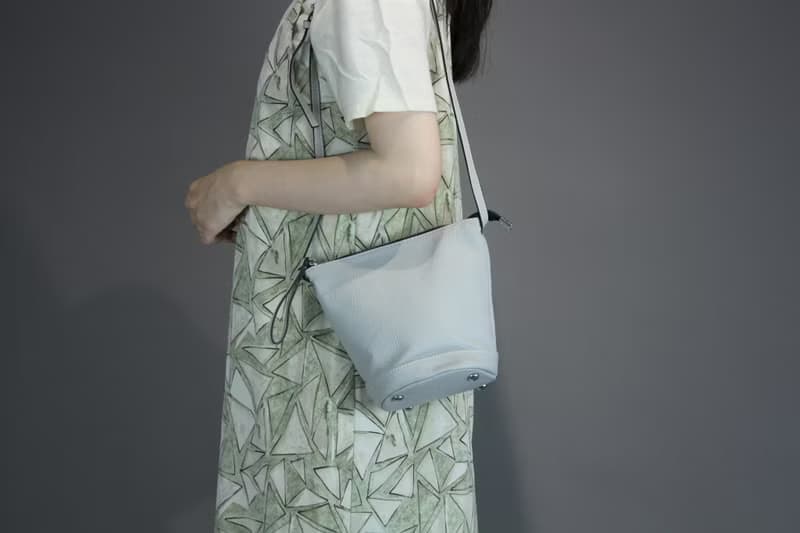 輕巧荔枝紋路 真皮水桶包 灰