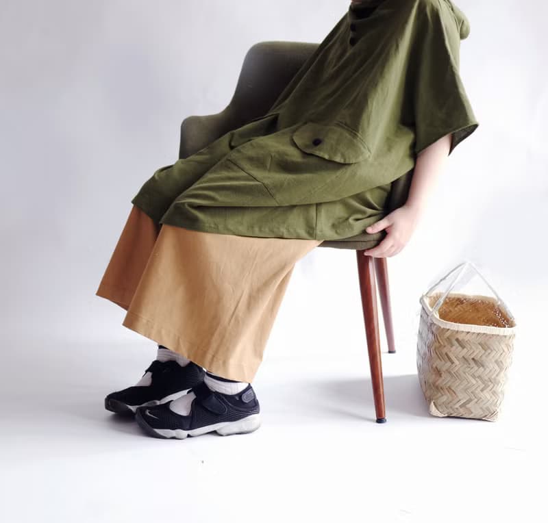 橄欖綠 斗篷式寬版短袖連帽上衣