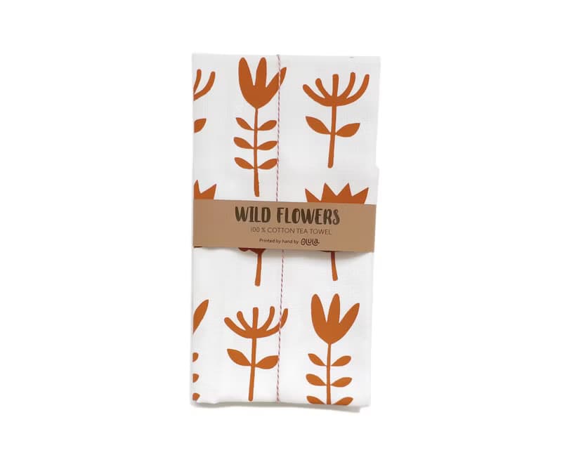 Tea towel Wild Flowers made of screenprinted cotton. Cheer up your home!
