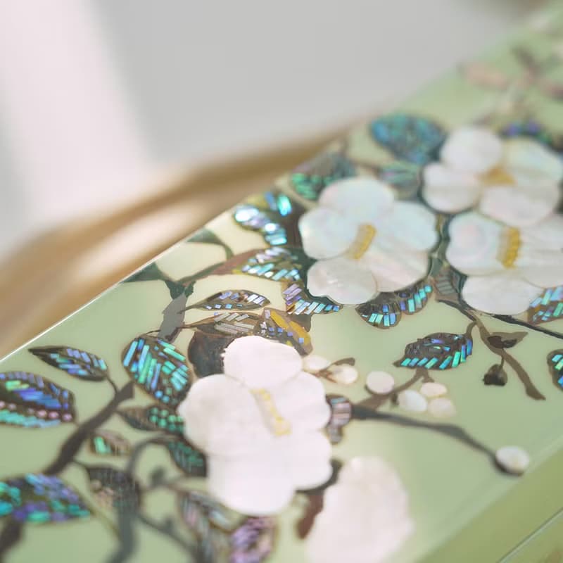 Camellia and Plum Blossom, Mother-of-pearl Craft Box, Mint