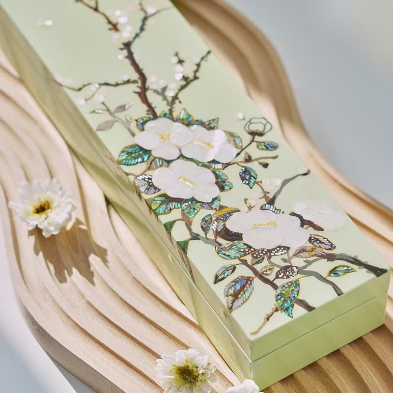 Camellia and Plum Blossom, Mother-of-pearl Craft Box, Mint