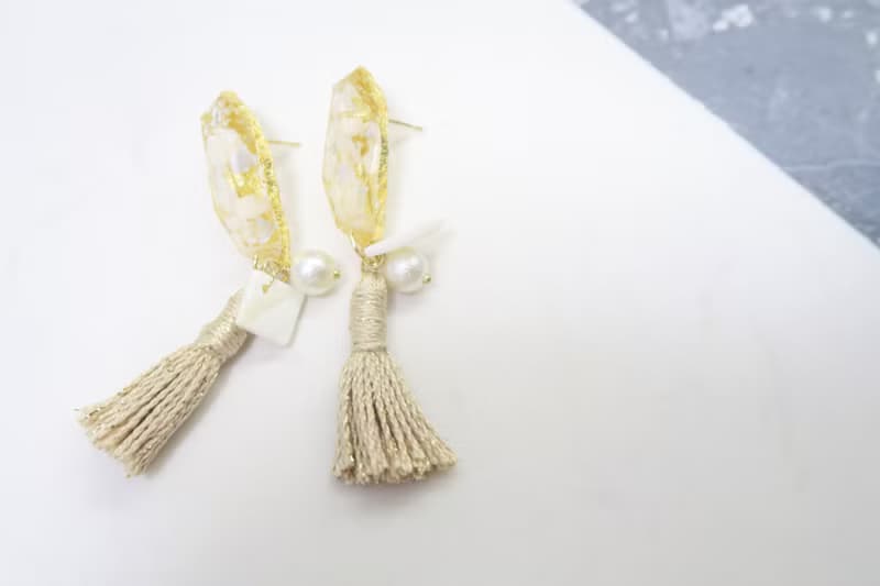 OUD原創. 手工飾品. 幾何系列--礦石形金箔白貝珍珠流蘇耳環/耳夾