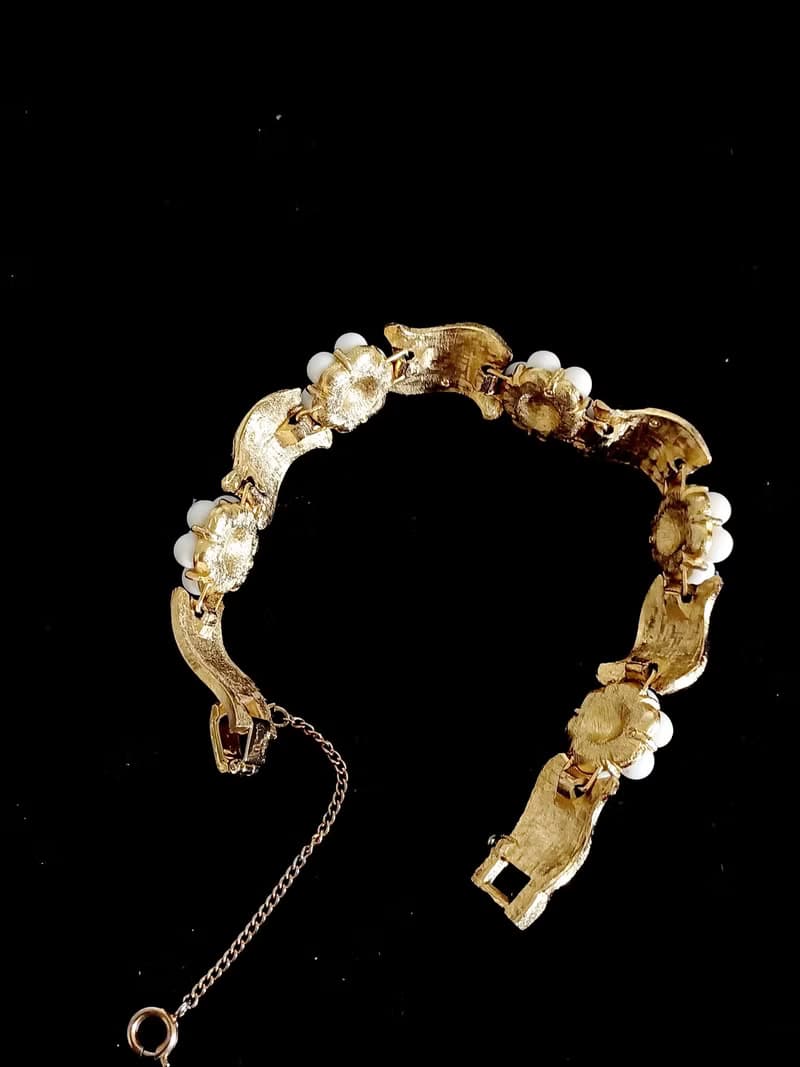 vintage jewelry  Trifari 古董藍白琺瑯珍珠花朵 手鍊