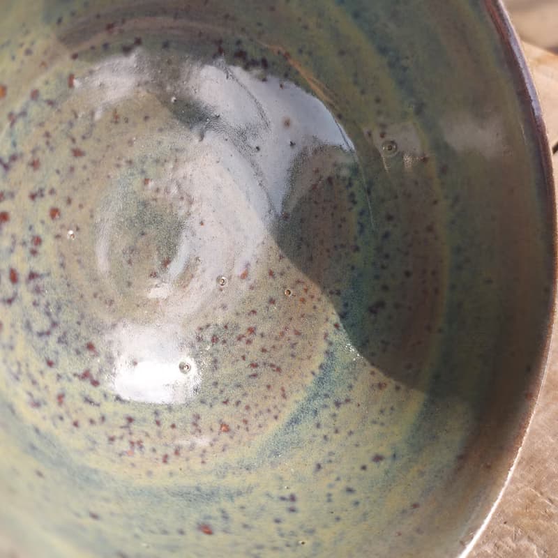 多彩漸層底部雕刻大陶碗