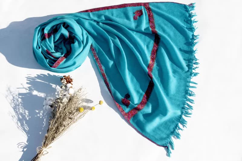 喀什米爾Cashmere 刺繡羊絨圍巾 純羊毛圍巾披巾 戒指絨披肩-花朵
