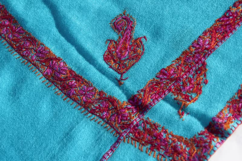 喀什米爾Cashmere 刺繡羊絨圍巾 純羊毛圍巾披巾 戒指絨披肩-花朵