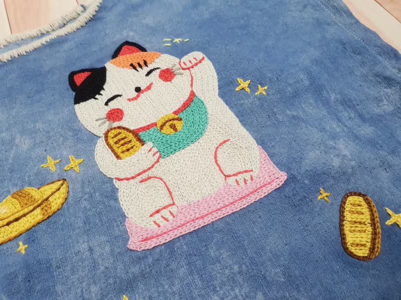 手工刺繡襯衫、棉織物、天然染料、貓、招財貓