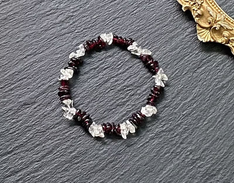 石榴石 白水晶  不定型簡約手鍊  淨化負能量  增進自信與魅力