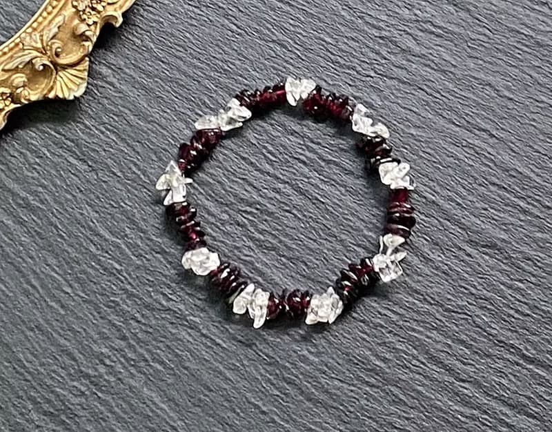 石榴石 白水晶  不定型簡約手鍊  淨化負能量  增進自信與魅力