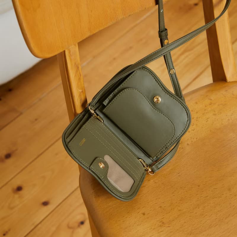 Wave wallet in Olive green