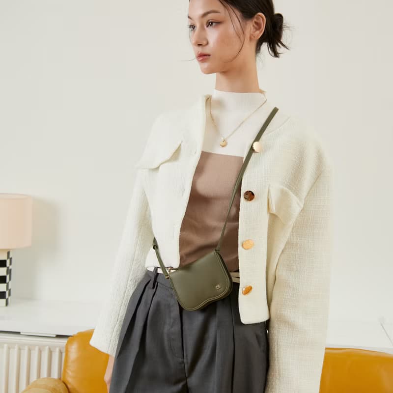 Wave wallet in Olive green