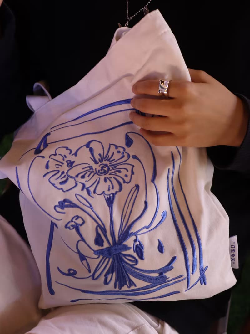 藍色花束 布袋小眾繡花包 環保單肩包插畫購物袋休閒