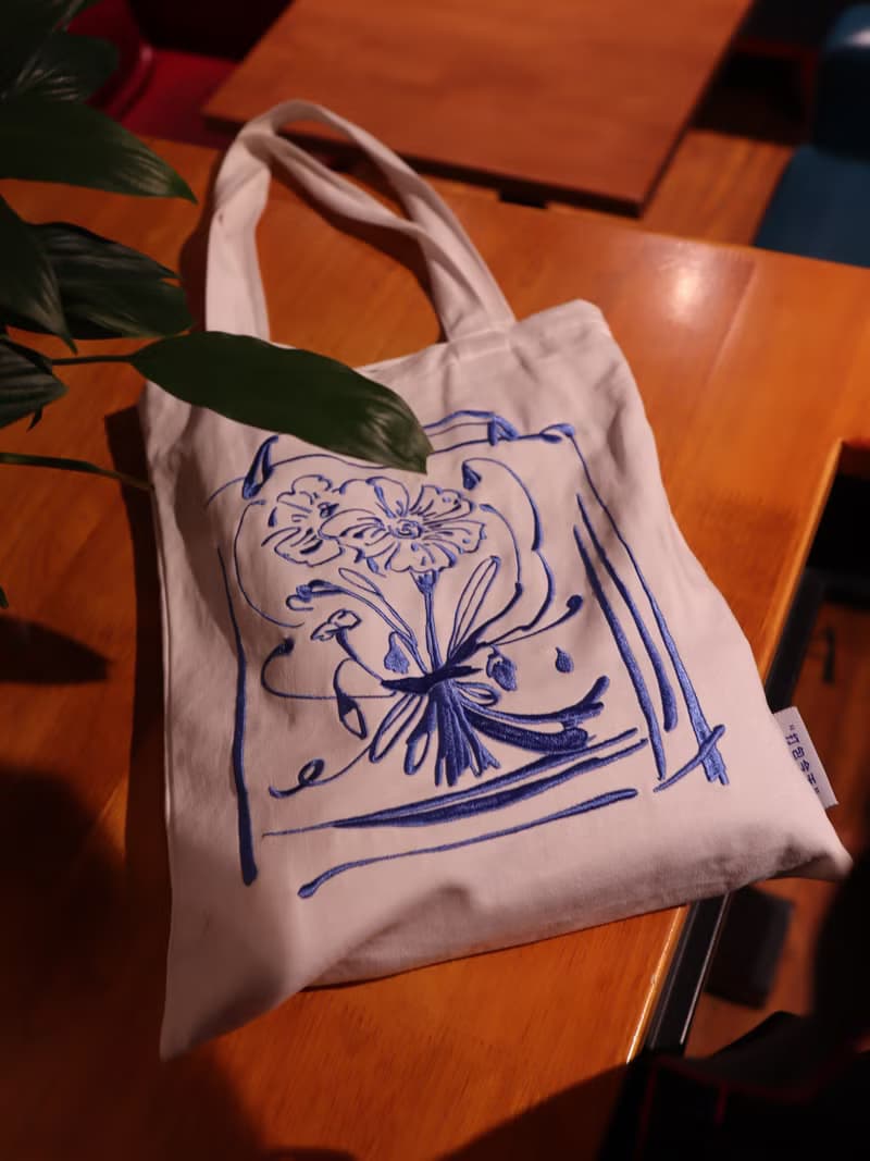 藍色花束 布袋小眾繡花包 環保單肩包插畫購物袋休閒