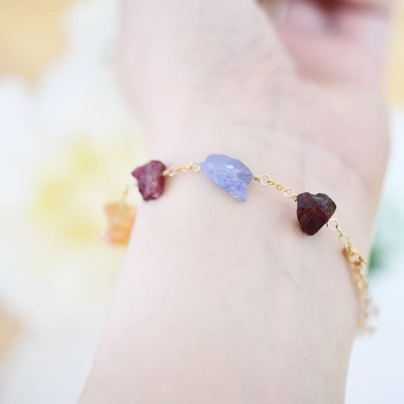 9種類天然石のブレスレット アメジスト シトリン トルマリン ガーネット アパタイト タンザナイト ローズクォーツ....
