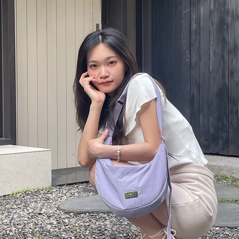 【DOUGHNUT】防潑水 手提/肩背/斜背 3用 小澎澎半月包-淺紫 SE