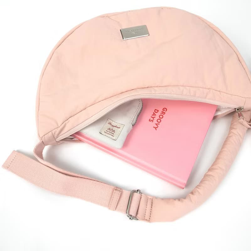 【DOUGHNUT】防潑水 手提/肩背/斜背 3用 小澎澎半月包-淺紫 SE