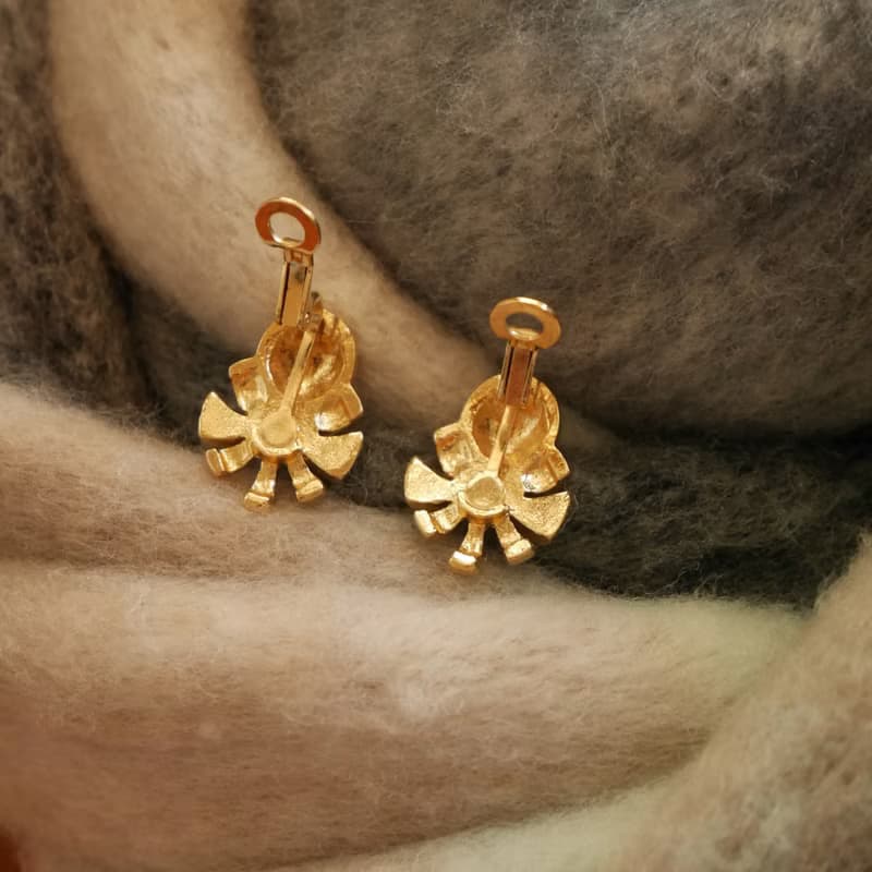 老又好古董珠寶 金色NR萊茵石夾式耳環 NINA RICCI C1183