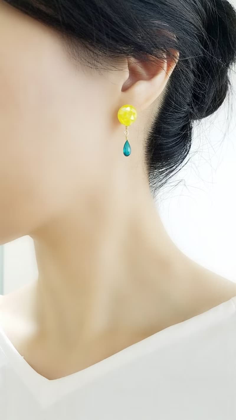 モザイクボタンと雫のカラフルピアス/イヤリング B