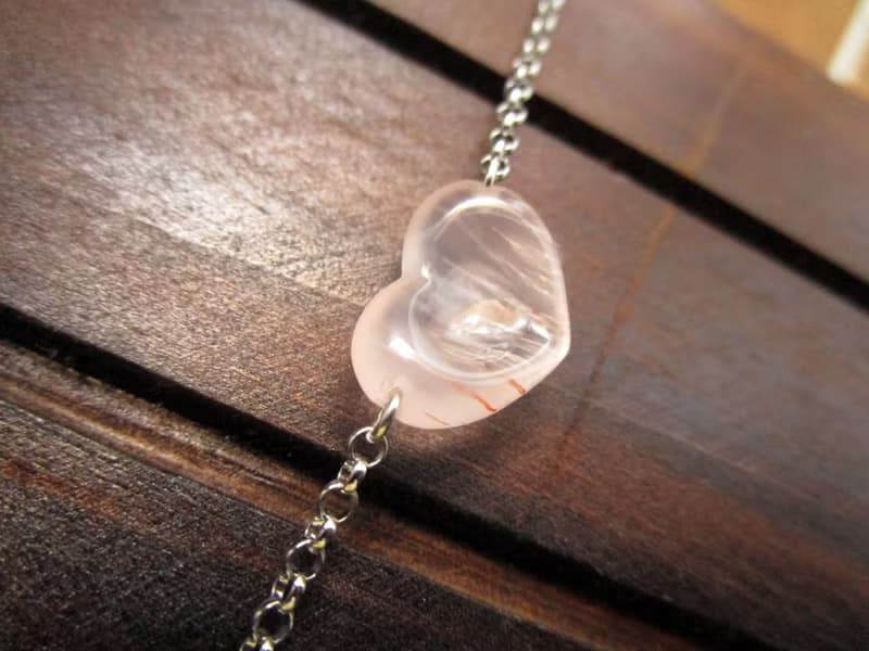 簡潔設計 項鍊 心印 紅髮晶+銀白K金鍊