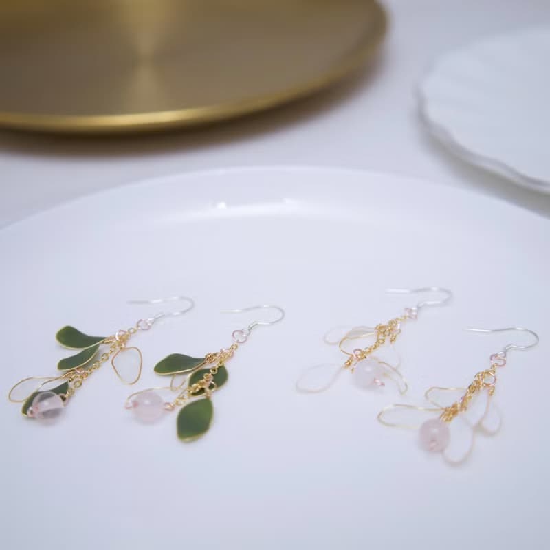 【純潔-森林綠】 垂墜耳環 | 水晶花飾品