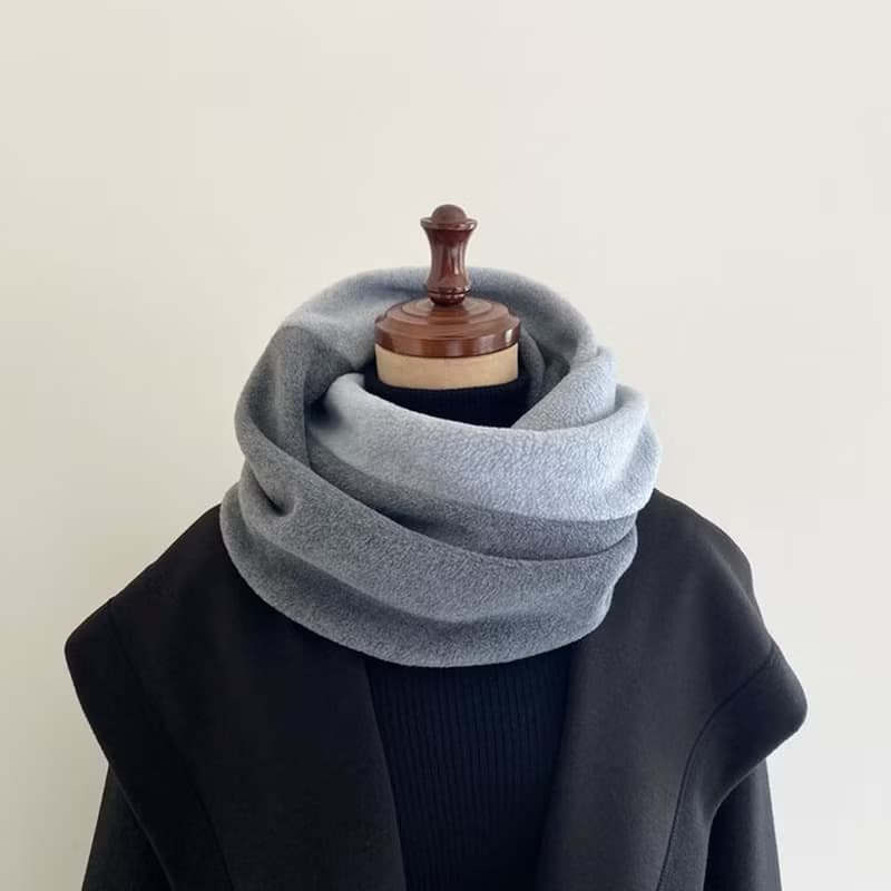 かぶるだけでオシャレ見え　軽くてあたたかいフリースのバイカラースヌード　【グレー×チャコールグレー　メンズ　レディース　男女兼用　ユニセックス