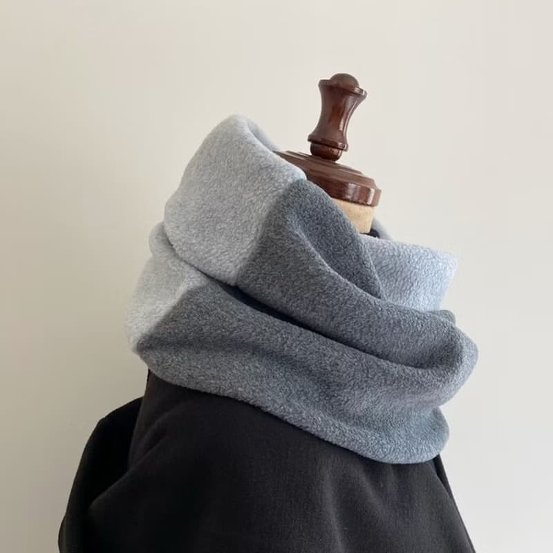 かぶるだけでオシャレ見え　軽くてあたたかいフリースのバイカラースヌード　【グレー×チャコールグレー　メンズ　レディース　男女兼用　ユニセックス