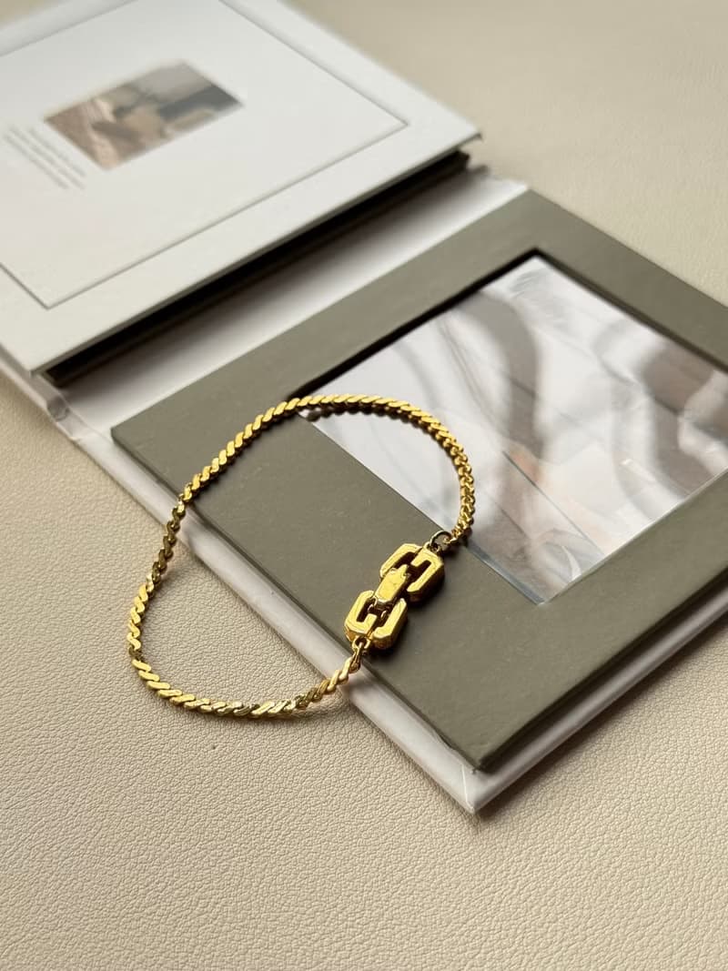中古正品Givenchy紀梵希鍍金手鍊 幼手鏈 古董珠寶 禮物