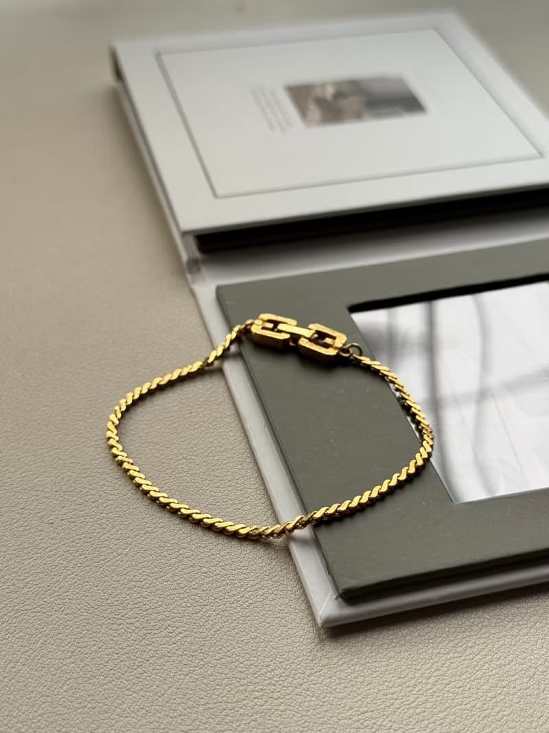 中古正品Givenchy紀梵希鍍金手鍊 幼手鏈 古董珠寶 禮物