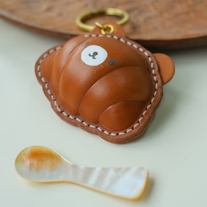 小熊牛角包鑰匙扣包包掛飾 手工真皮頭層牛皮製作